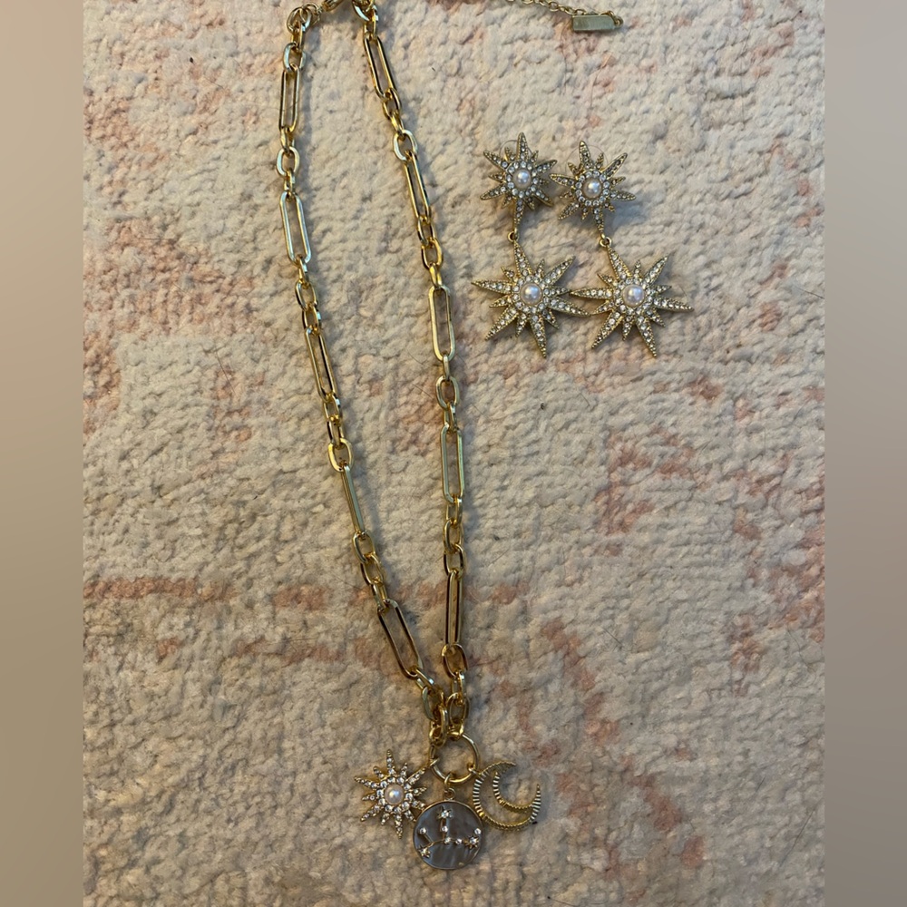 Necklace and earring set
